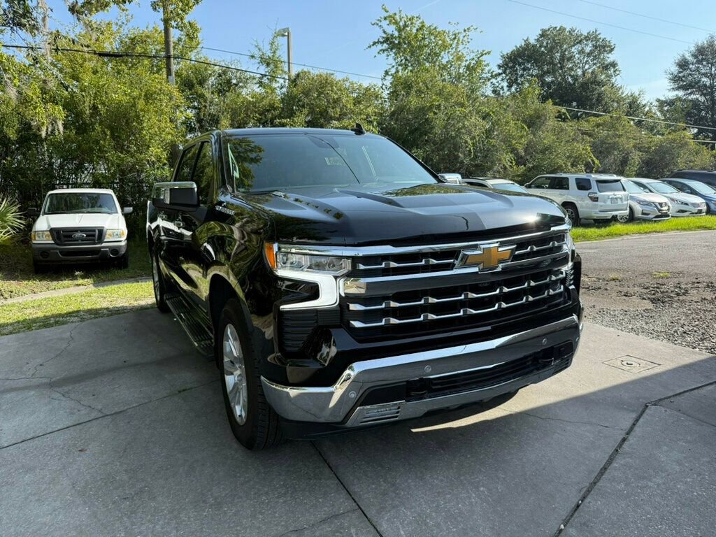 Used 2025 Chevrolet Silverado 1500 LTZ image 1