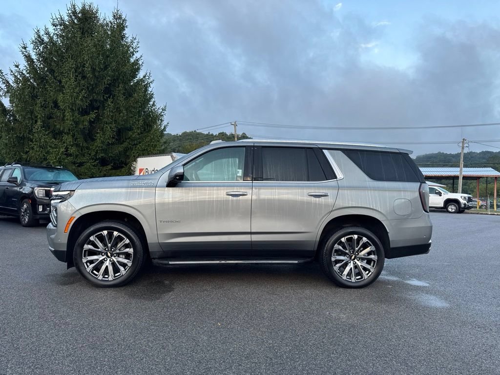 Used 2025 Chevrolet Tahoe High Country AWD/4WD image 3