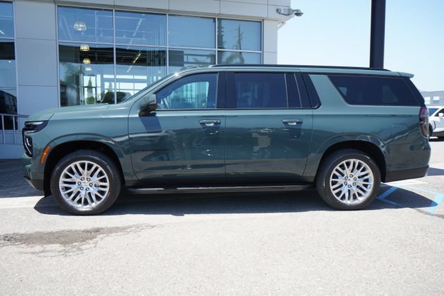 New 2026 Chevrolet Suburban RST w/ RST Capability Package AWD/4WD image 5