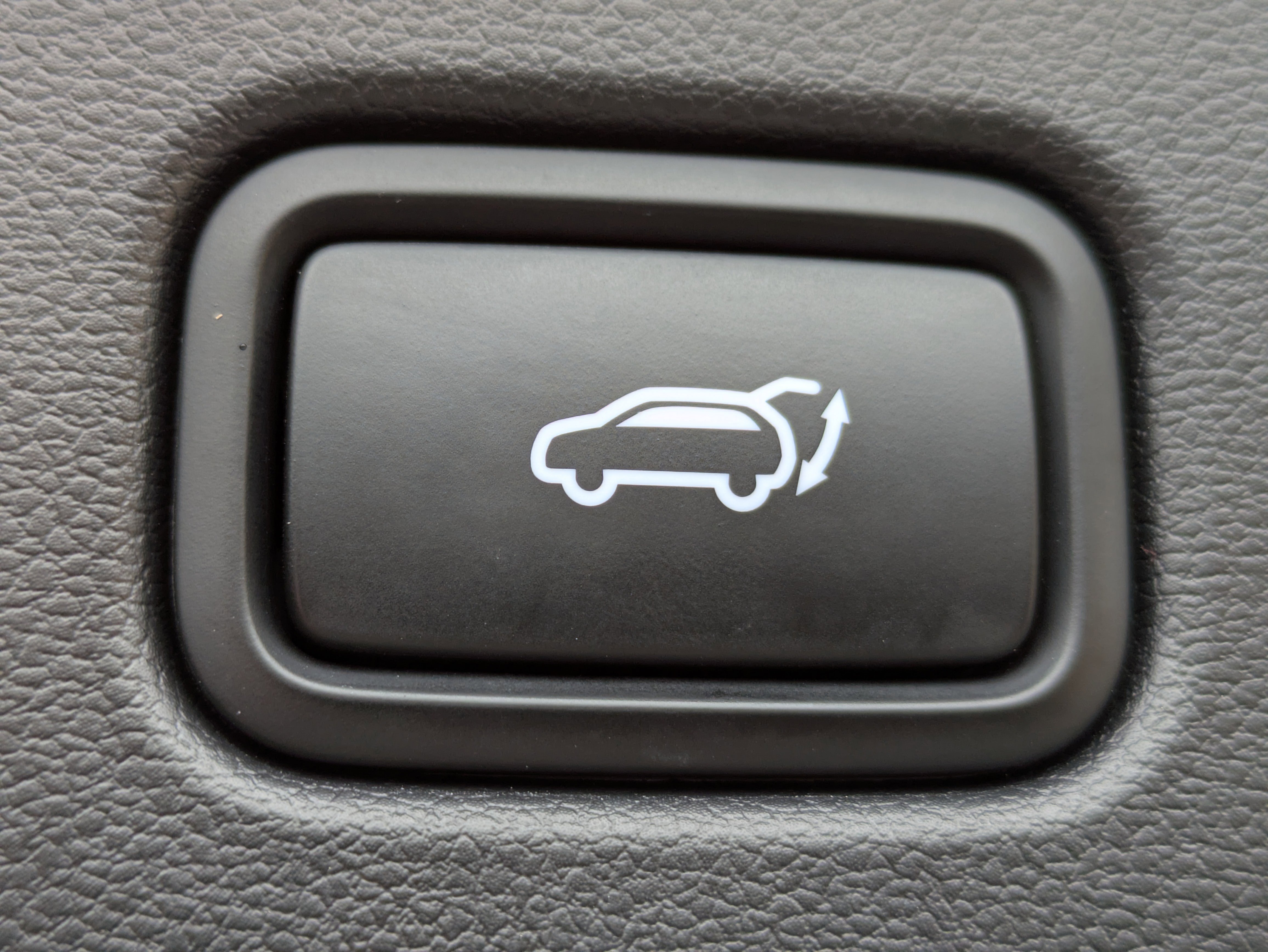 Used 2022 Hyundai Tucson Limited w/ Cargo Package image 18