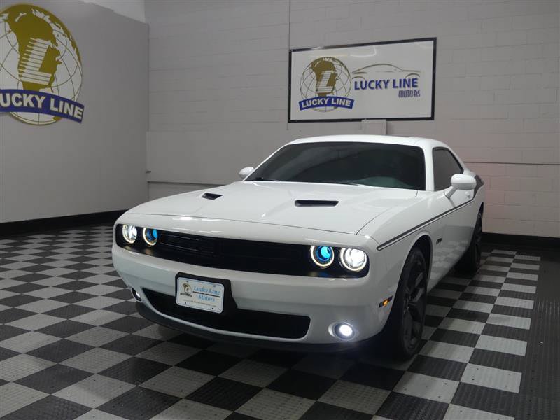 Used 2023 Dodge Challenger SXT w/ Blacktop Package RWD image 4