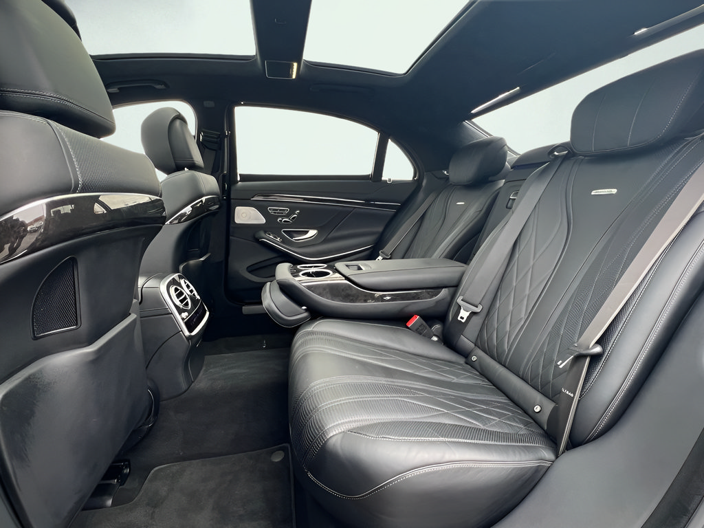 Used 2015 Mercedes-Benz S 63 AMG 4MATIC Sedan image 23
