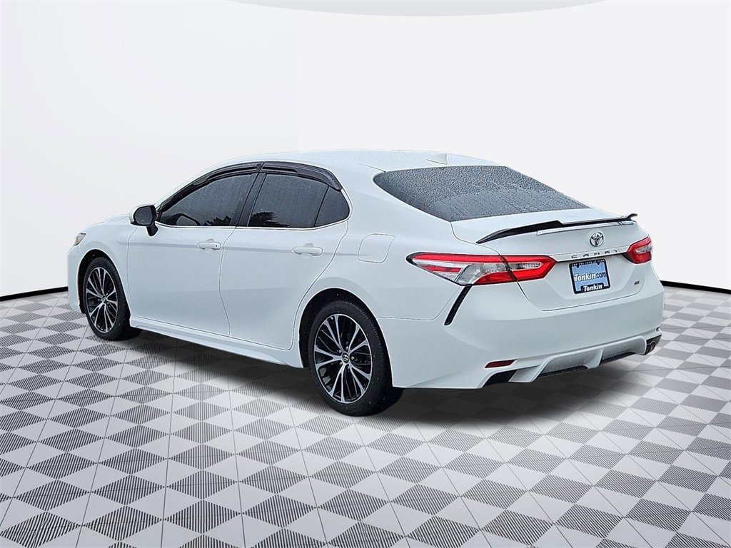 Used 2020 Toyota Camry SE image 4