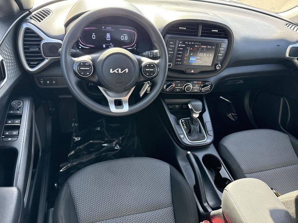 Used 2024 Kia Soul LX w/ Option Group 015 image 17