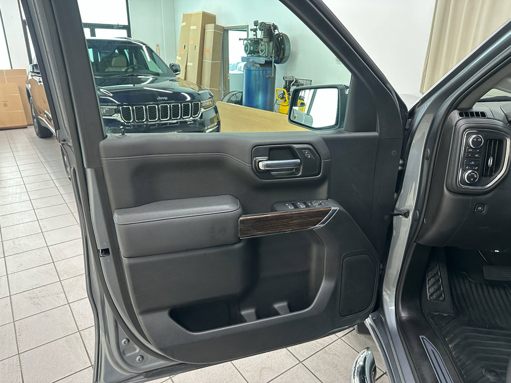 Used 2021 GMC Sierra 1500 SLE image 25
