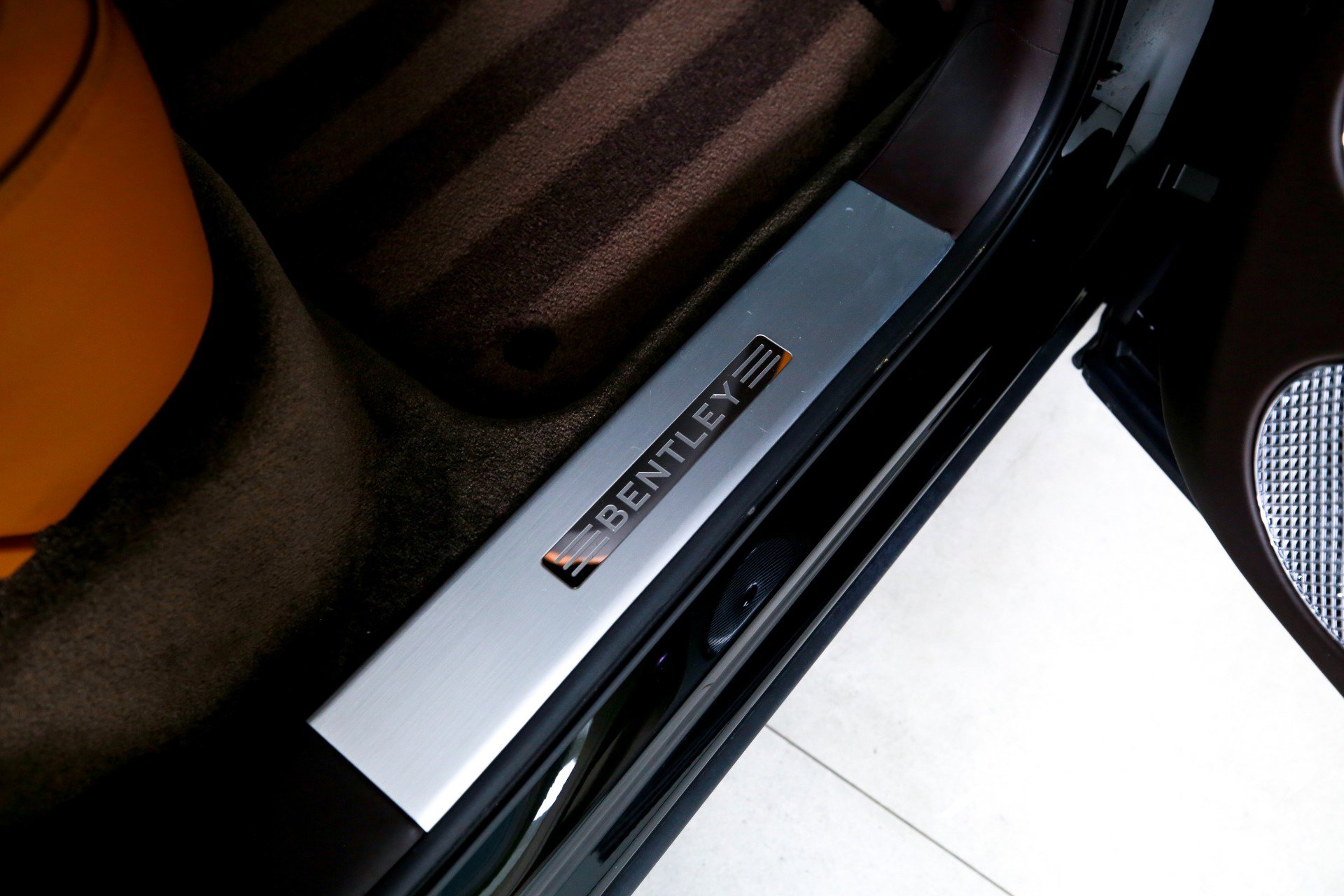 Used 2023 Bentley Bentayga Extended Wheelbase image 29