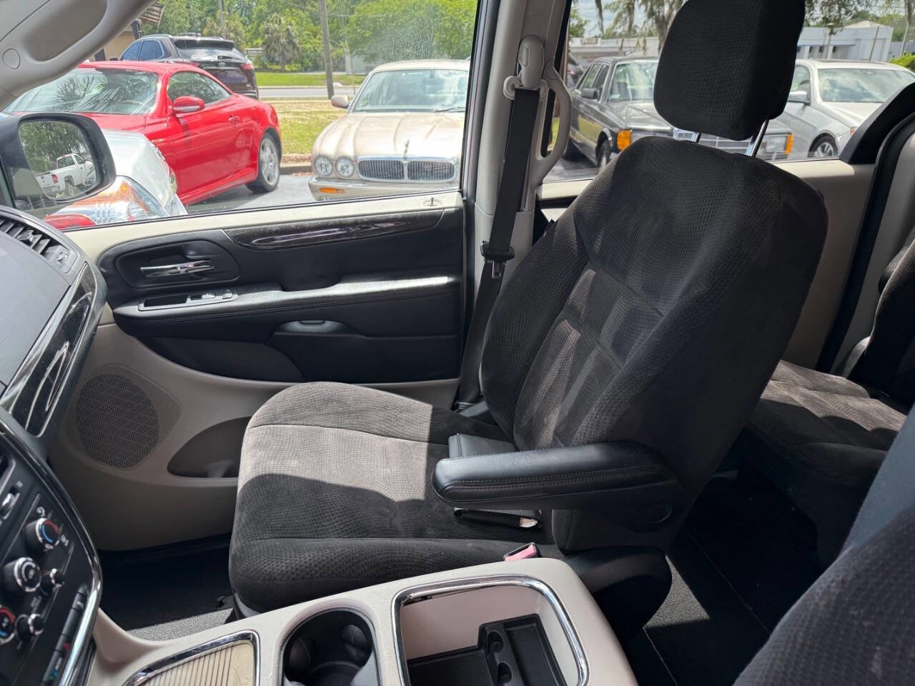 Used 2014 Dodge Grand Caravan SXT FWD image 8