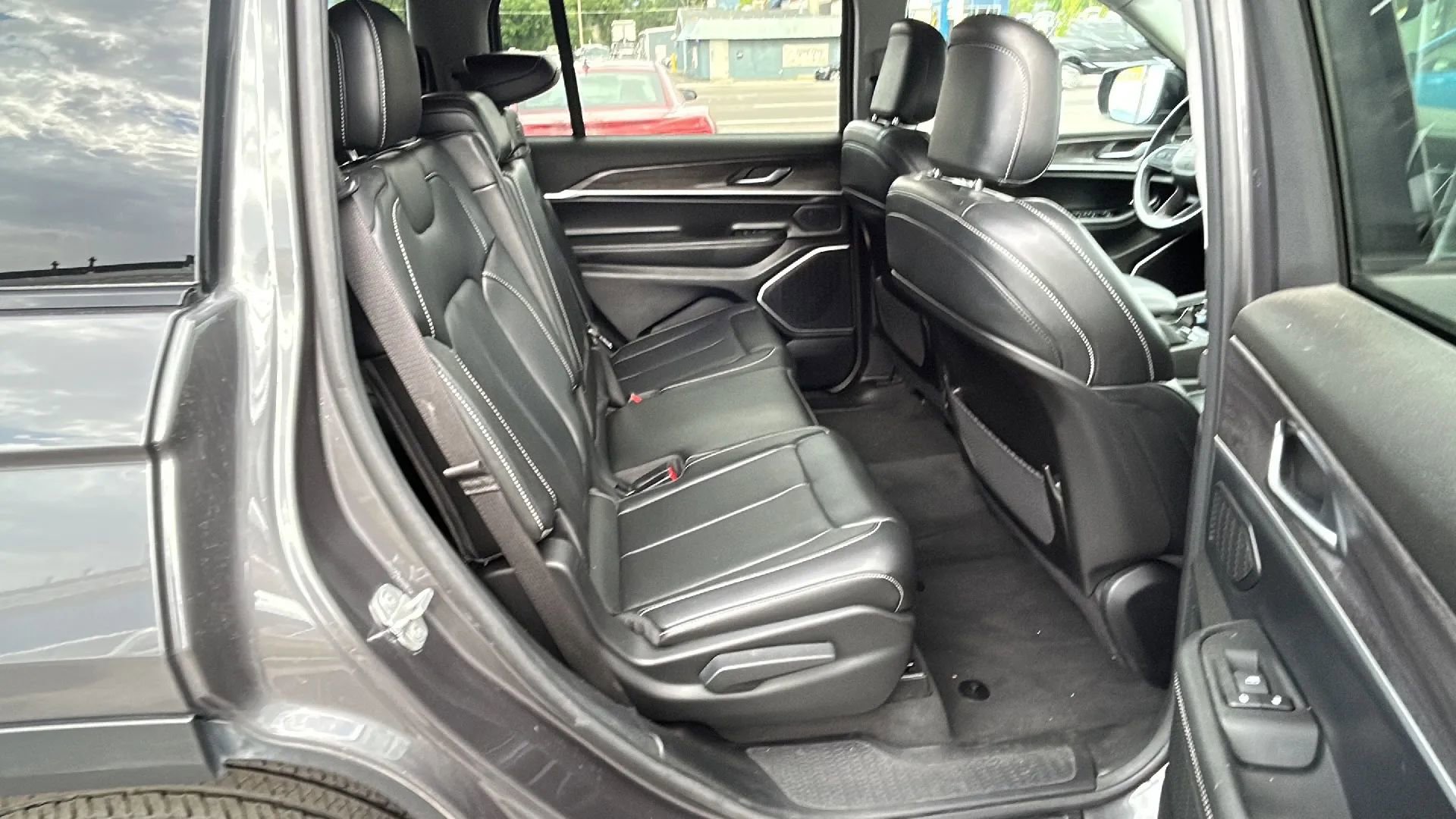 Used 2021 Jeep Grand Cherokee L Limited image 16