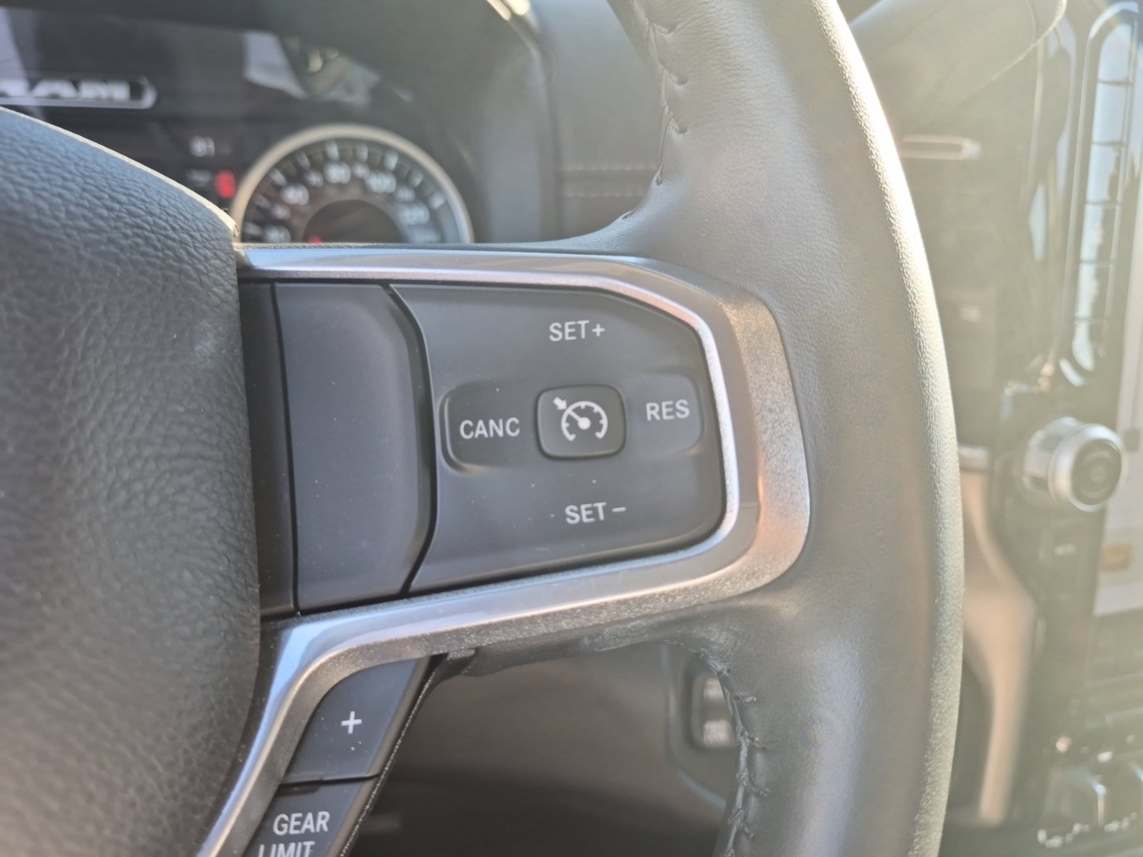 Used 2024 RAM 3500 Laramie w/ Chrome Bumper Package AWD/4WD image 17