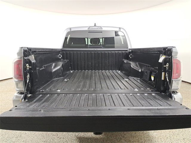 Used 2020 Toyota Tacoma TRD Off-Road image 10