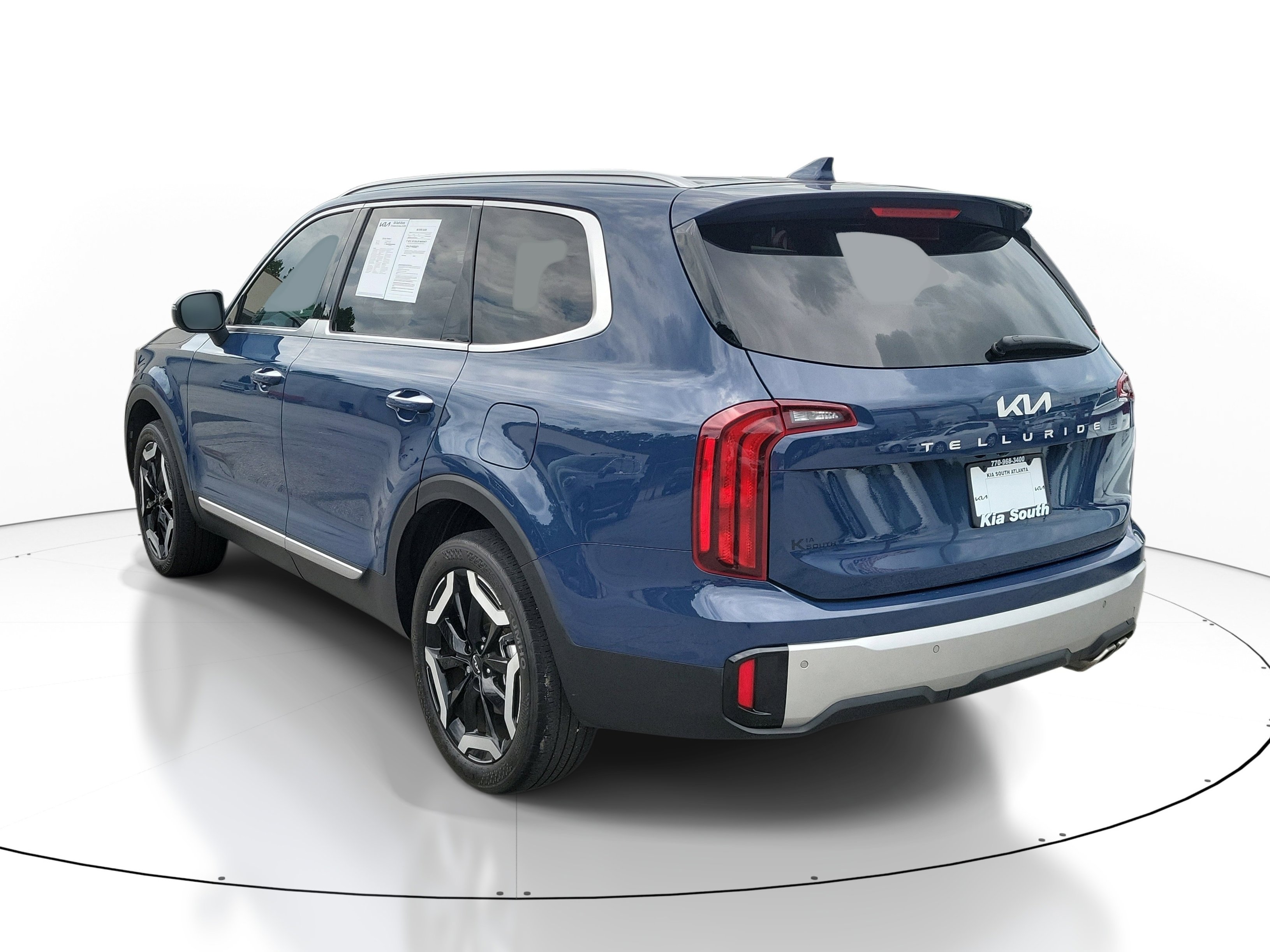 Used 2024 Kia Telluride S FWD image 4