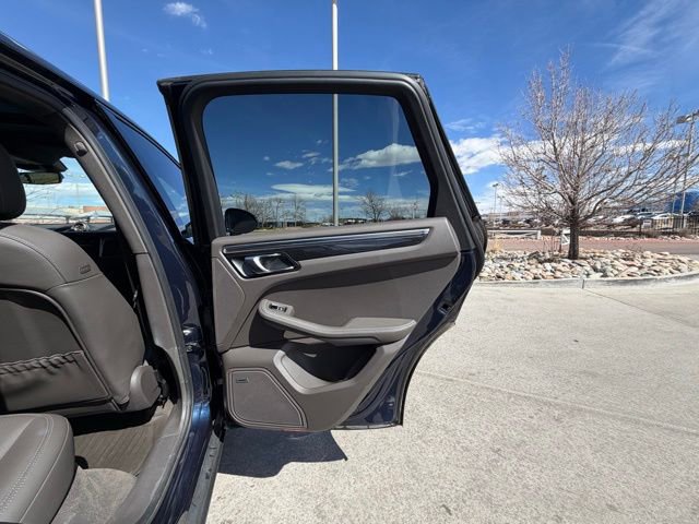 Used 2020 Porsche Macan S image 26