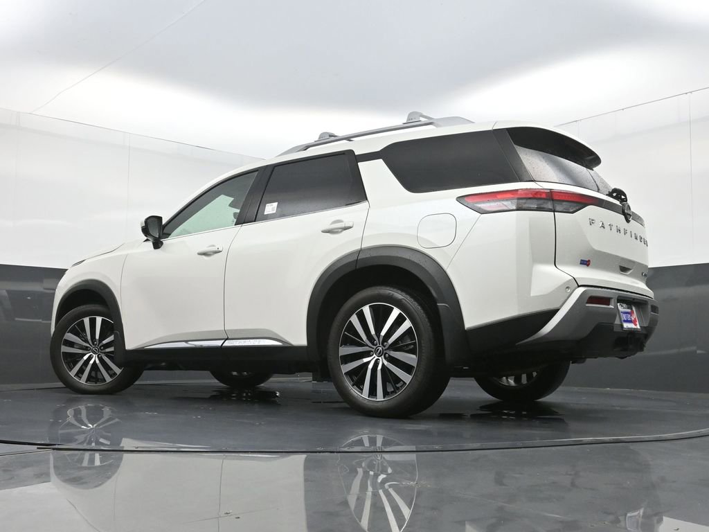 Used 2024 Nissan Pathfinder Platinum FWD image 33