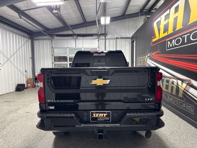 Used 2022 Chevrolet Silverado 2500 LTZ w/ Z71 Chrome Sport Edition AWD/4WD image 21