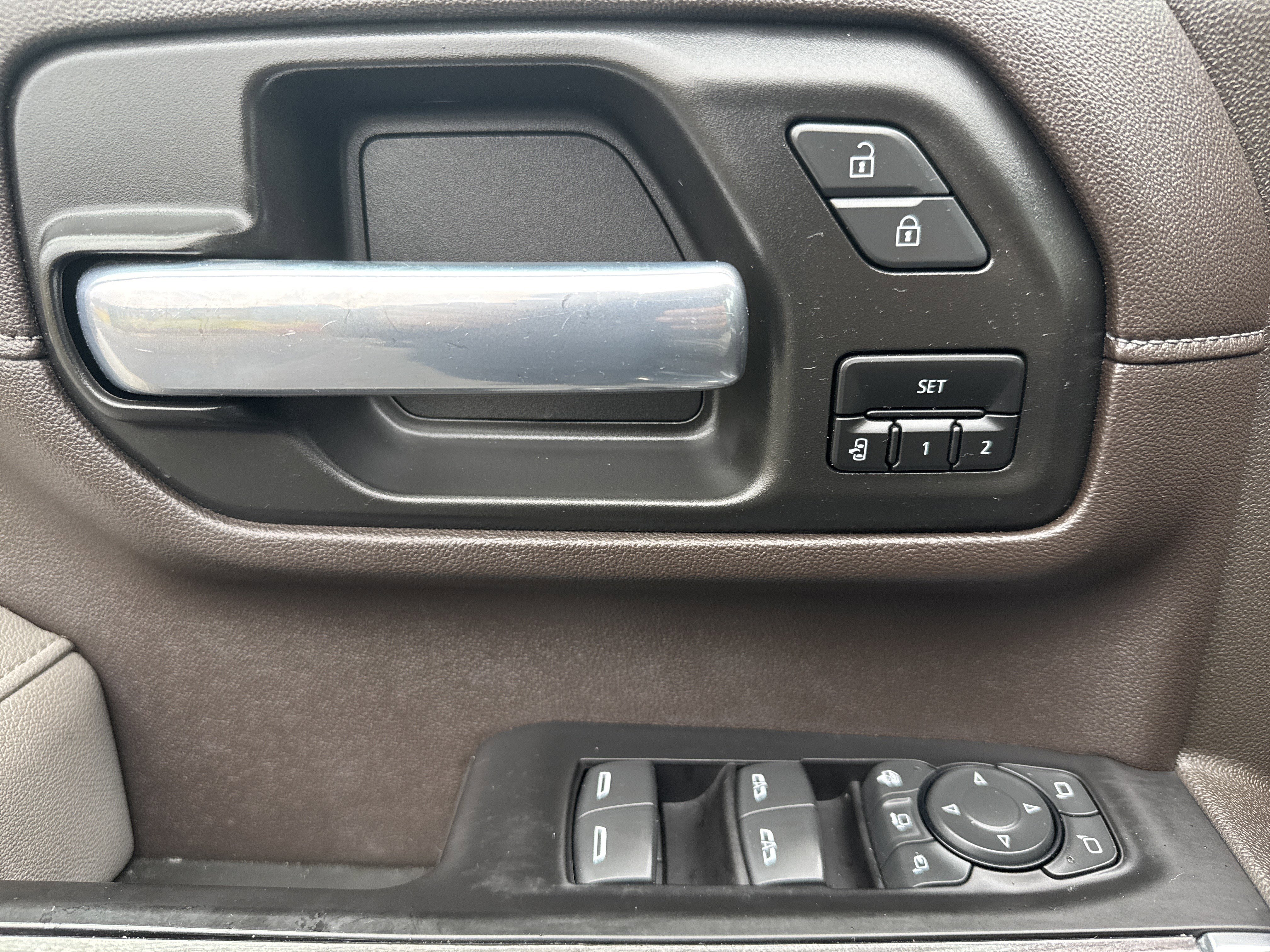 Used 2021 Chevrolet Silverado 3500 LTZ w/ LTZ Premium Package image 15