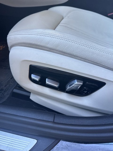 Used 2020 BMW M550i xDrive w/ Executive Package image 23