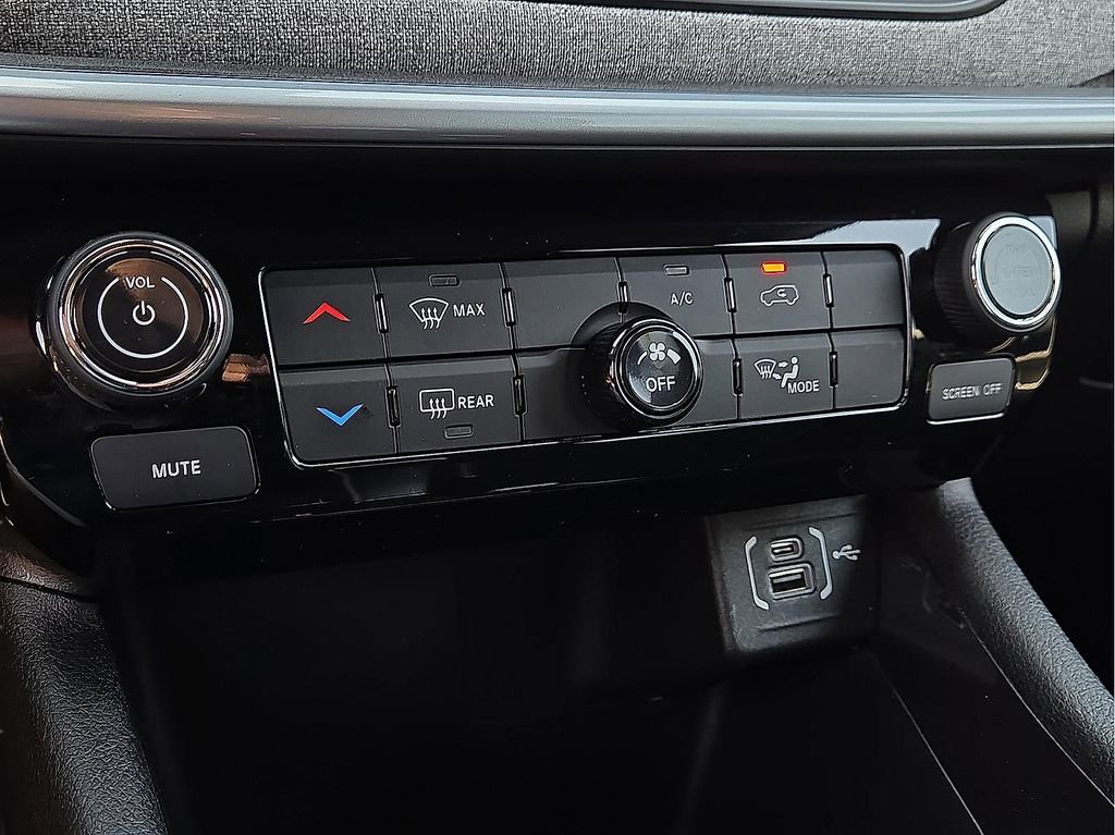 Used 2025 Jeep Compass Sport AWD/4WD image 14