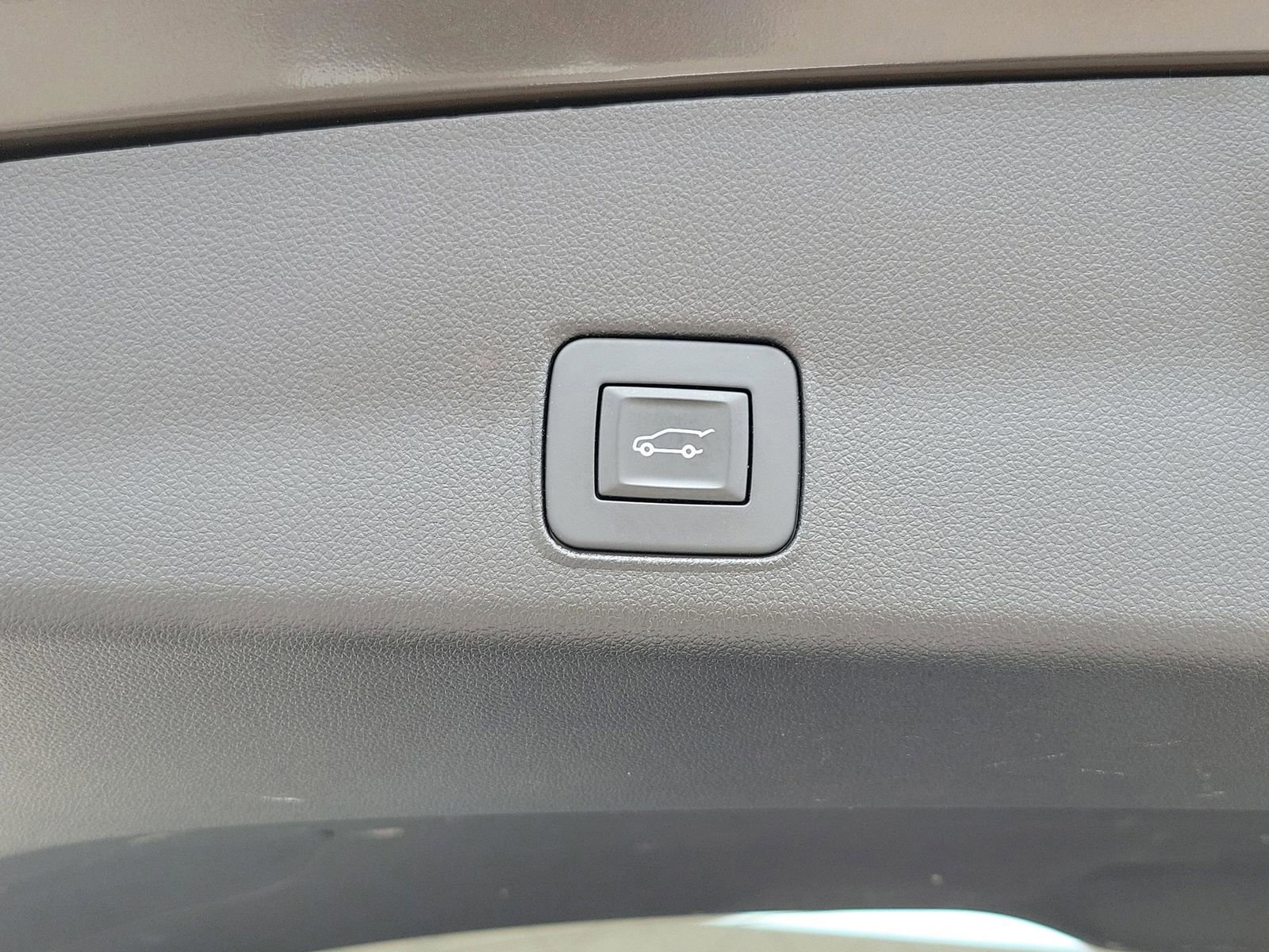 Used 2021 Chevrolet TrailBlazer ACTIV w/ Sun and Liftgate Package AWD/4WD image 21