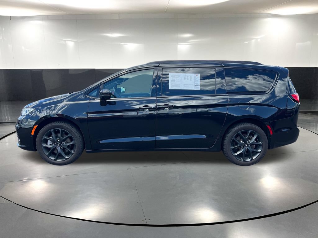 Used 2021 Chrysler Pacifica Touring-L w/ Premium & Safety Sphere Group AWD/4WD image 11