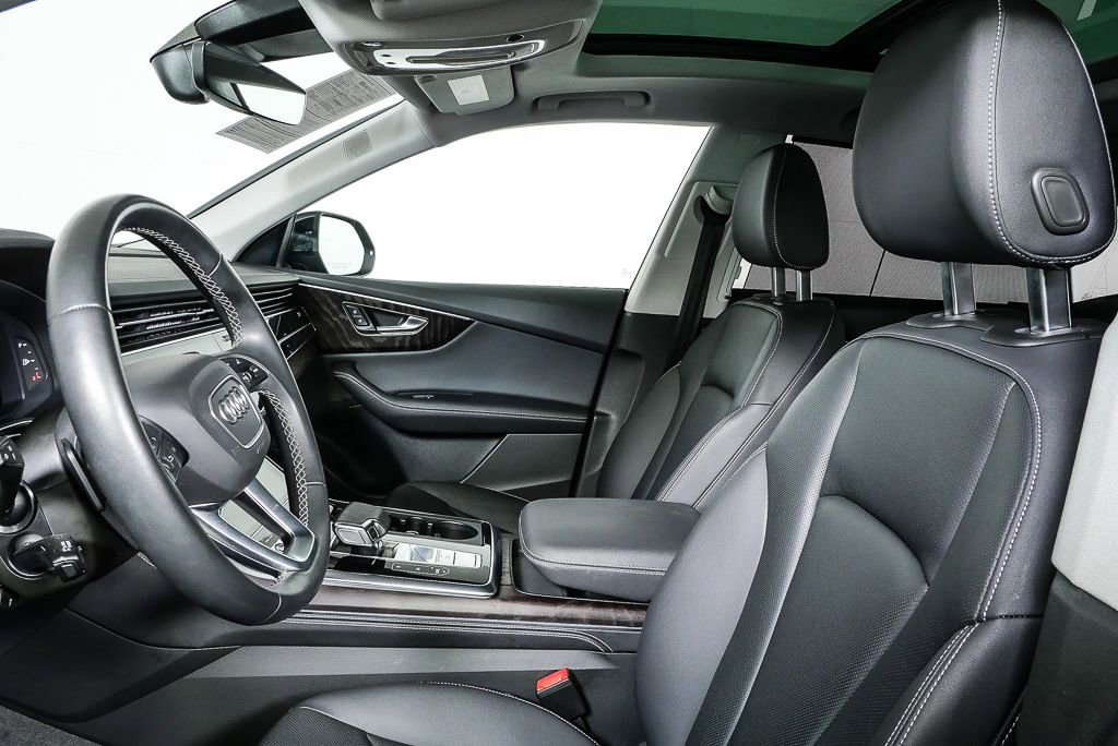 Used 2023 Audi Q8 Prestige w/ Prestige Package image 5