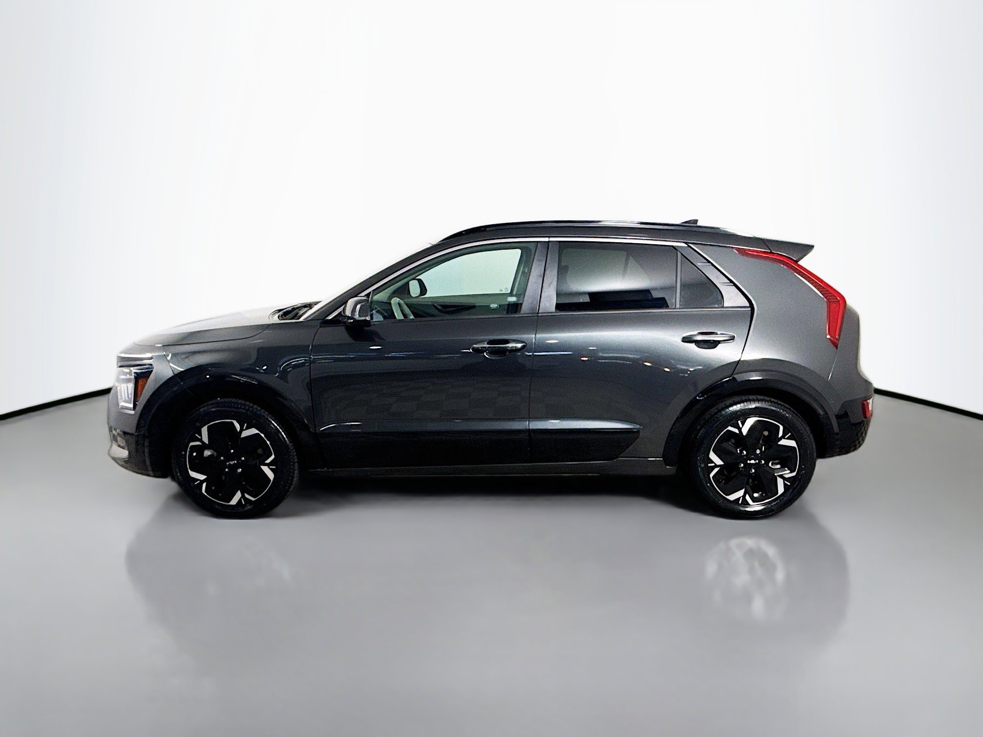 Used 2023 Kia Niro Wave w/ Wave Preserve Package image 6