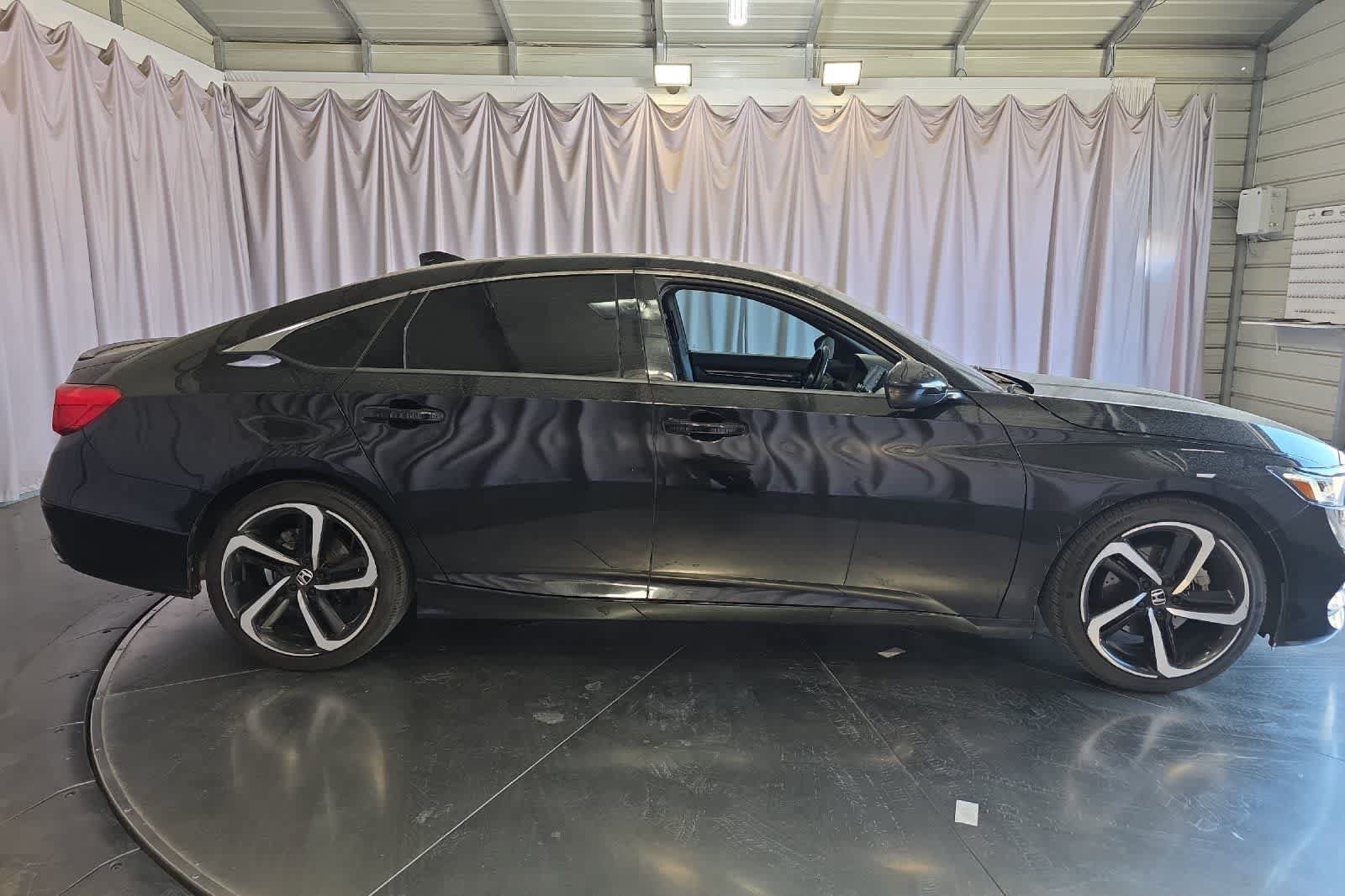 Used 2020 Honda Accord Sport image 9