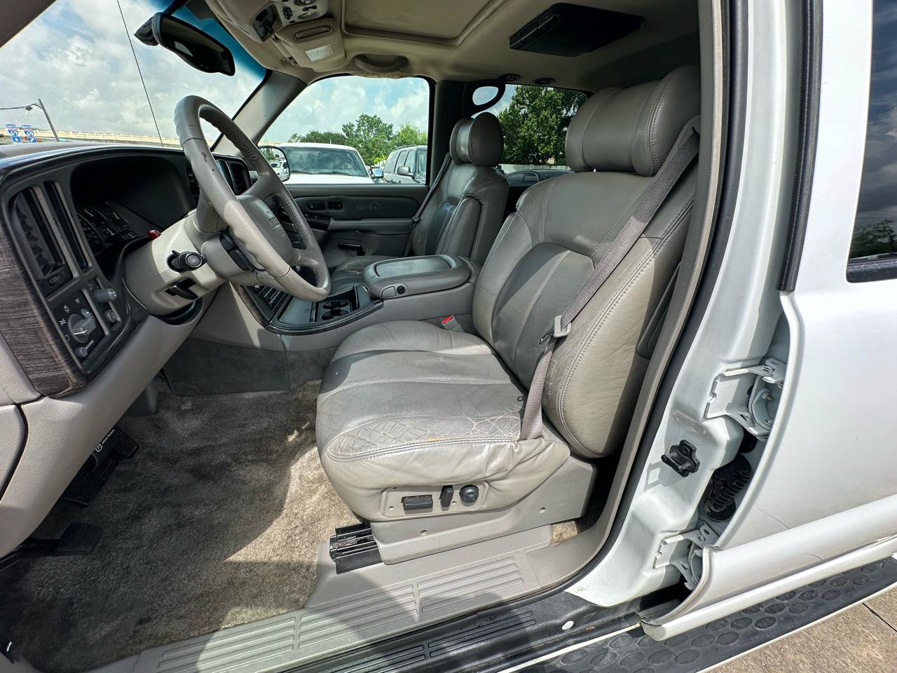 Used 2002 GMC Yukon XL Denali AWD/4WD image 28