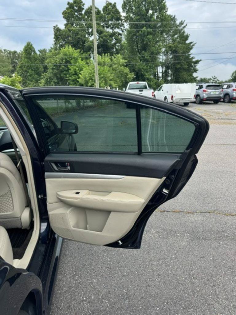 Used 2012 Subaru Legacy 2.5i Premium w/ All-Weather Pkg AWD/4WD image 13