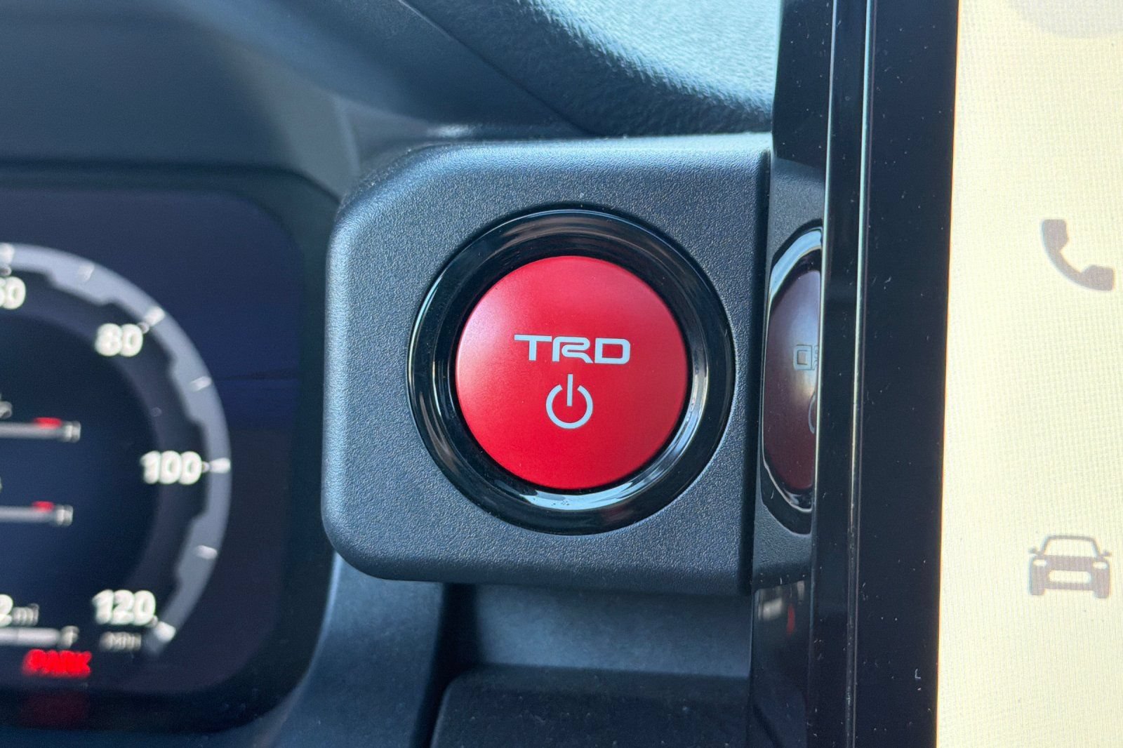 Used 2025 Toyota 4Runner TRD Off-Road Premium AWD/4WD image 21