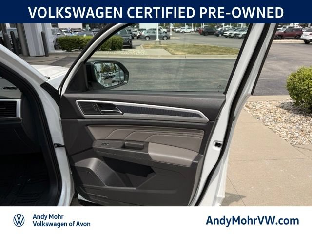 Used 2023 Volkswagen Atlas Cross Sport SEL R-Line AWD/4WD image 18