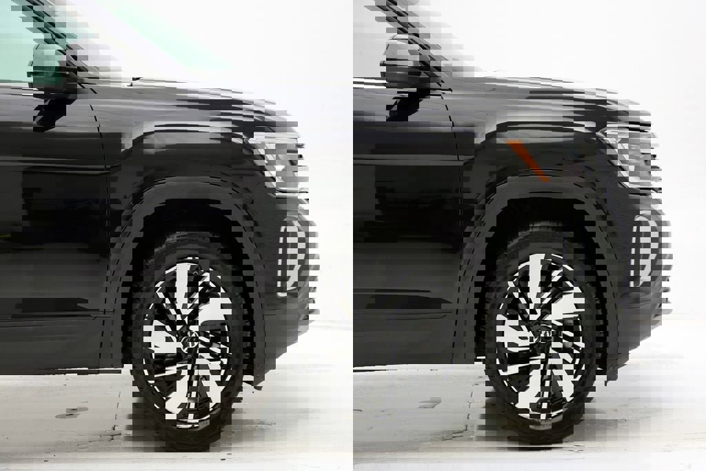 Used 2024 Volkswagen Atlas SE image 4