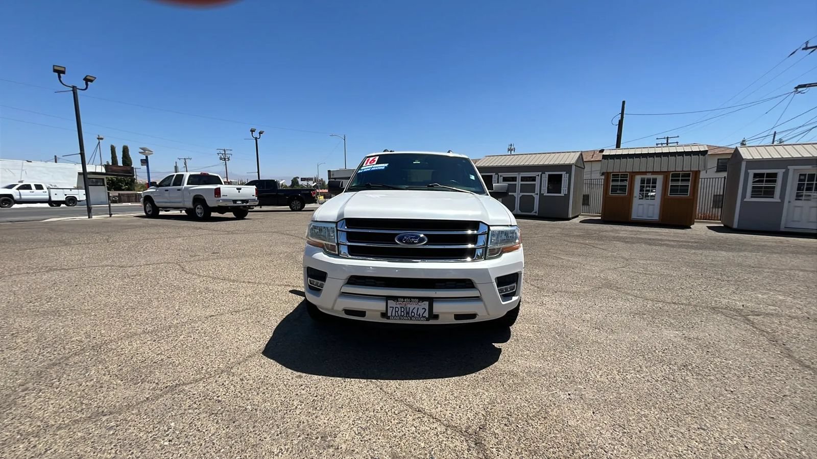 Used 2016 Ford Expedition XLT w/ Equipment Group 201A RWD image 3