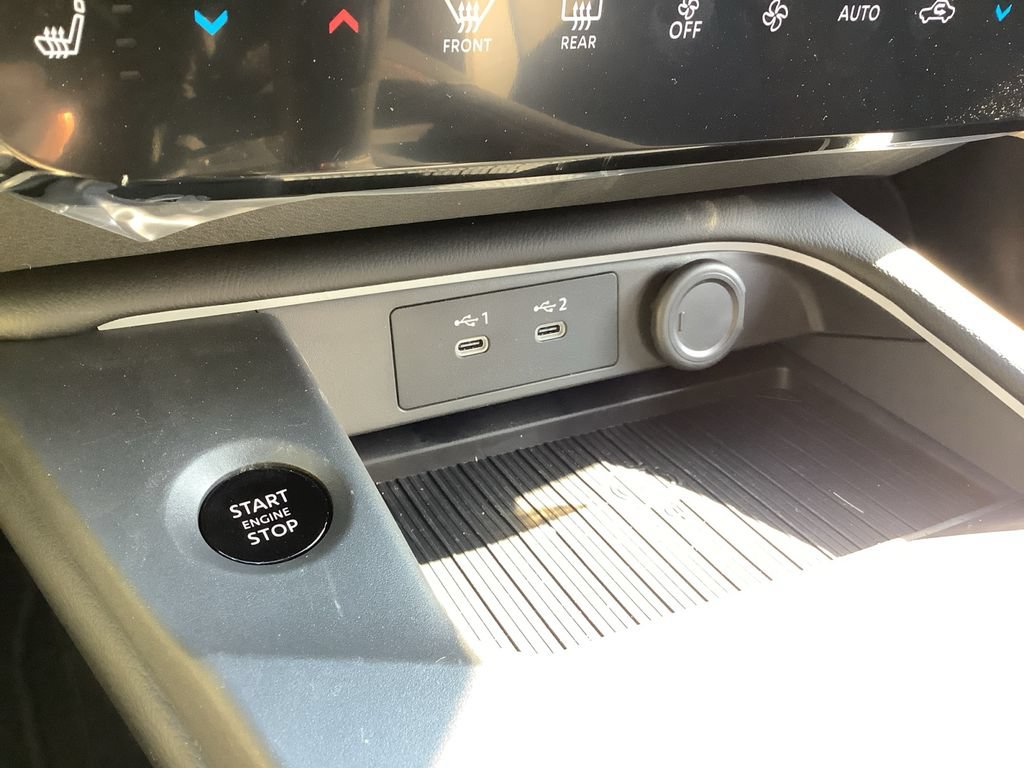 New 2026 Nissan Sentra SR w/ SR Premium Package FWD image 27