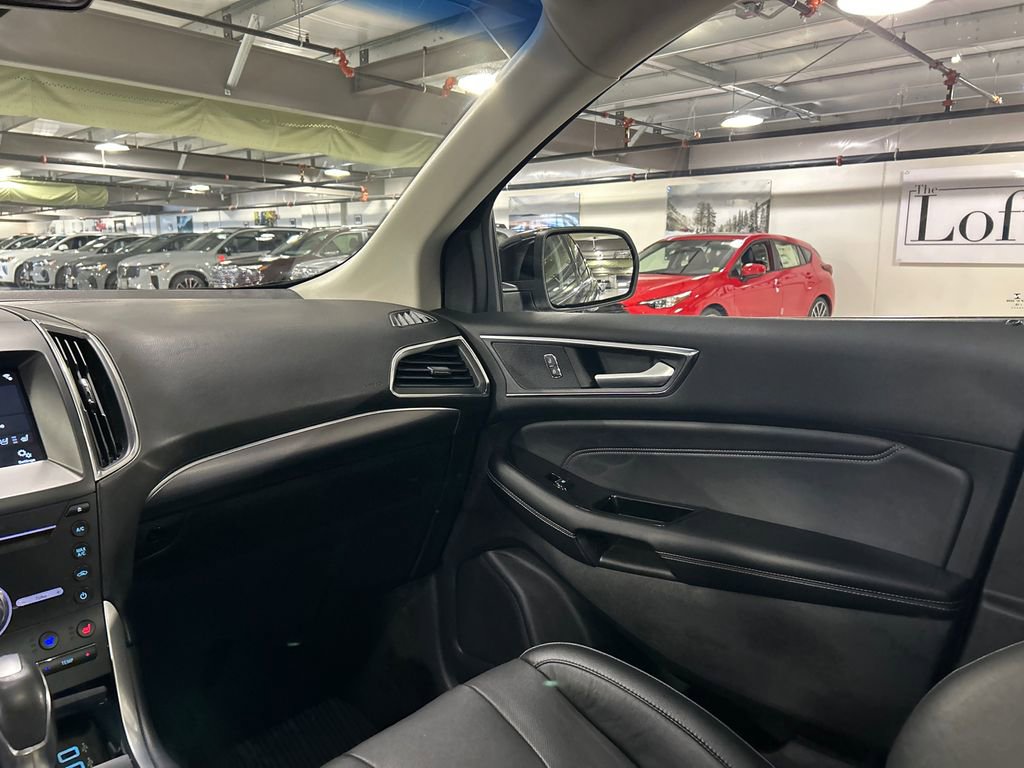 Used 2018 Ford Edge Titanium w/ Equipment Group 301A image 25