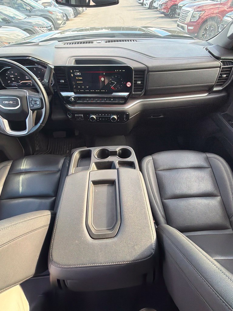 Used 2025 GMC Sierra 1500 SLT AWD/4WD image 10