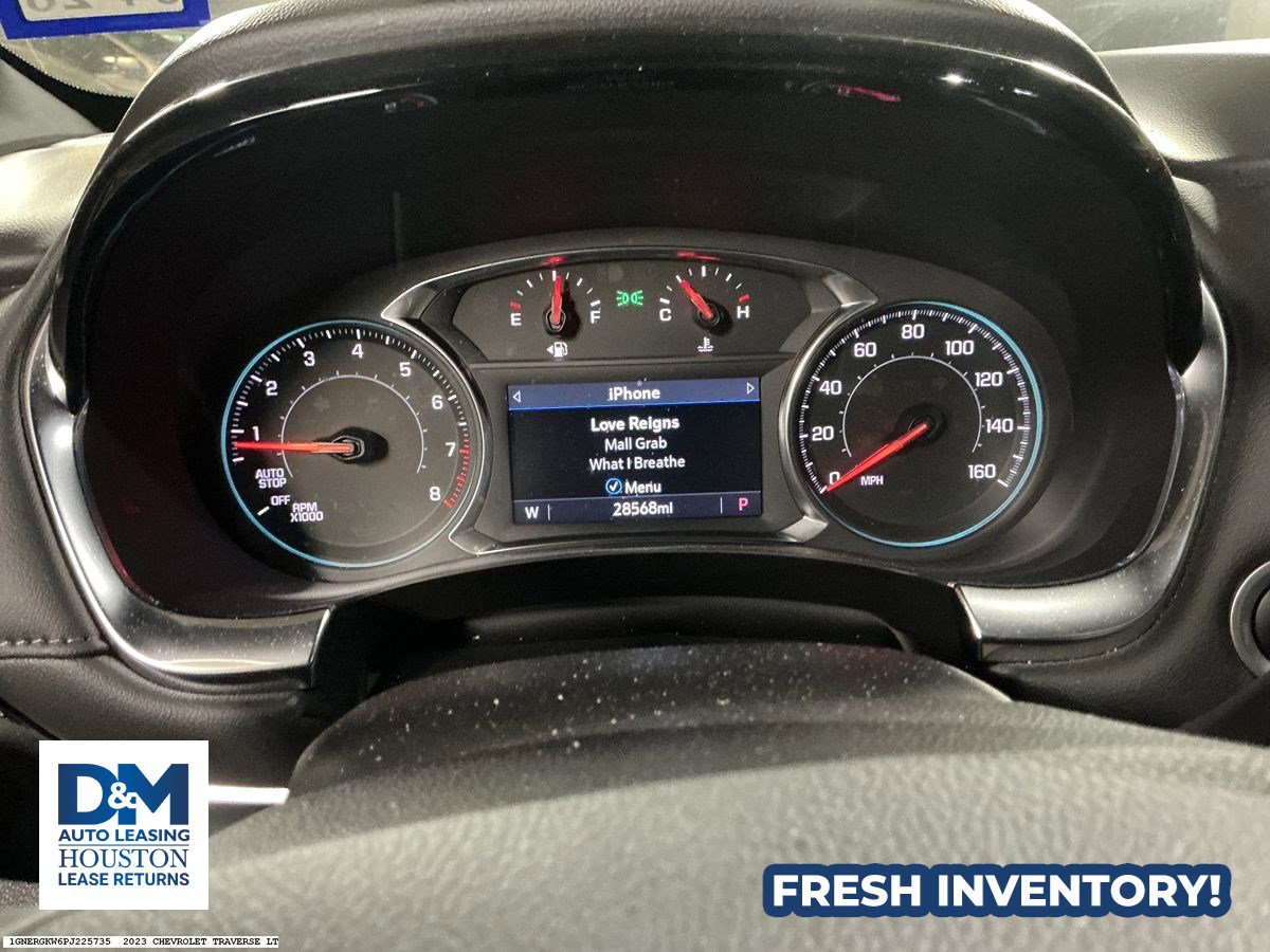 Used 2023 Chevrolet Traverse LT FWD image 11