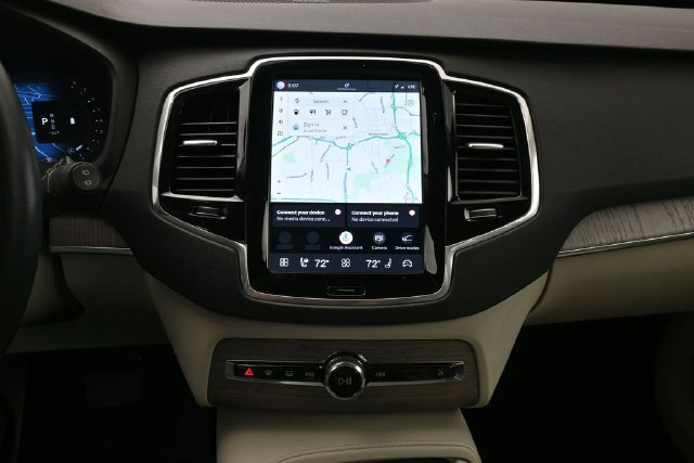 Used 2024 Volvo XC90 B6 Plus w/ Protection Package Premier AWD/4WD image 13
