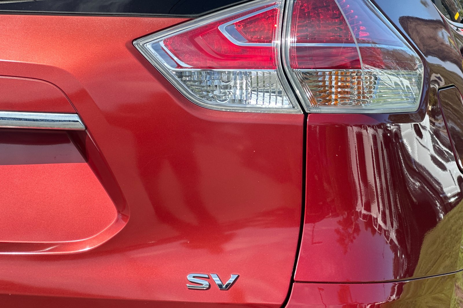 Used 2016 Nissan Rogue SV FWD image 25