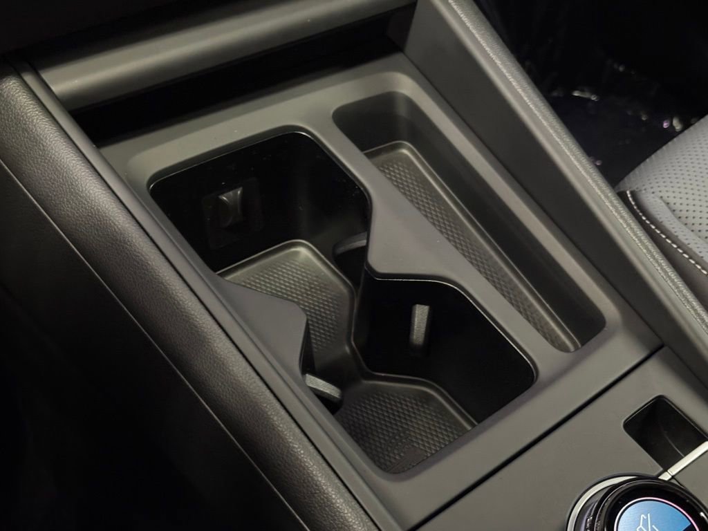 New 2025 Volkswagen Tiguan SE R-Line image 11