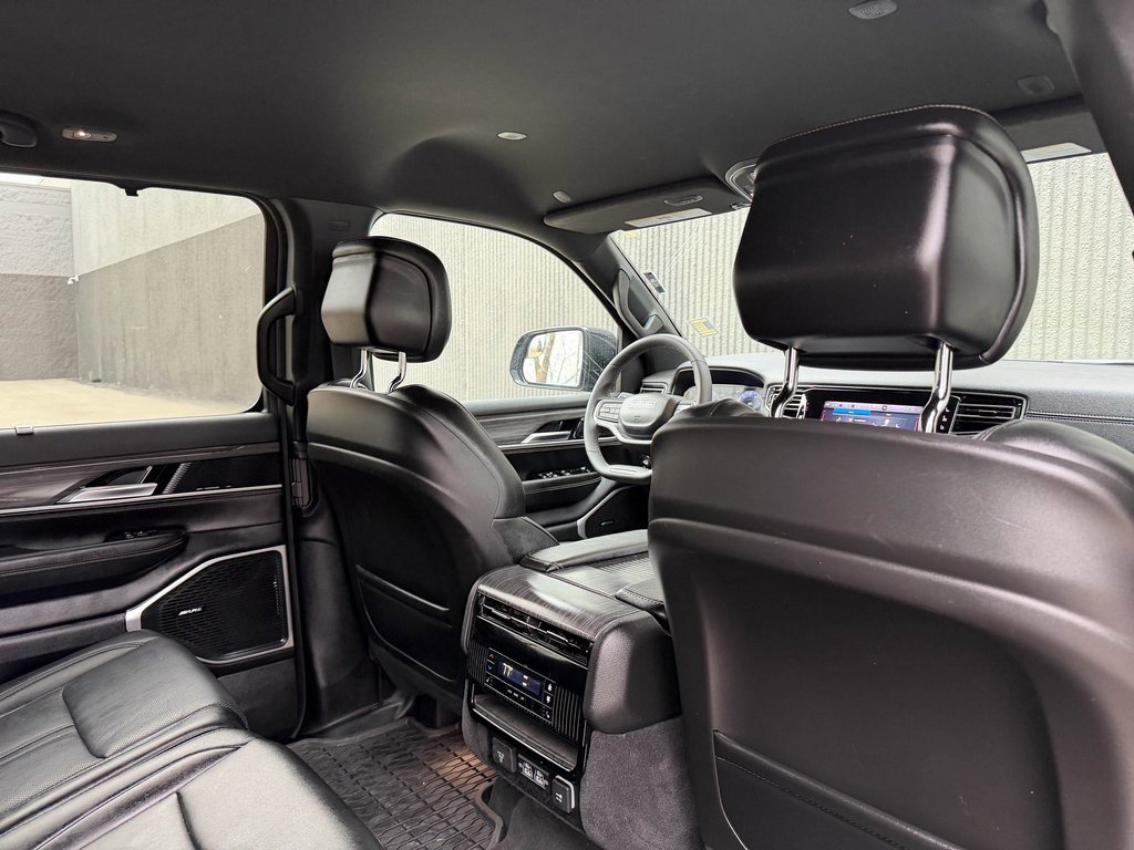 Used 2023 Jeep Wagoneer Series III w/ Convenience Group I image 25