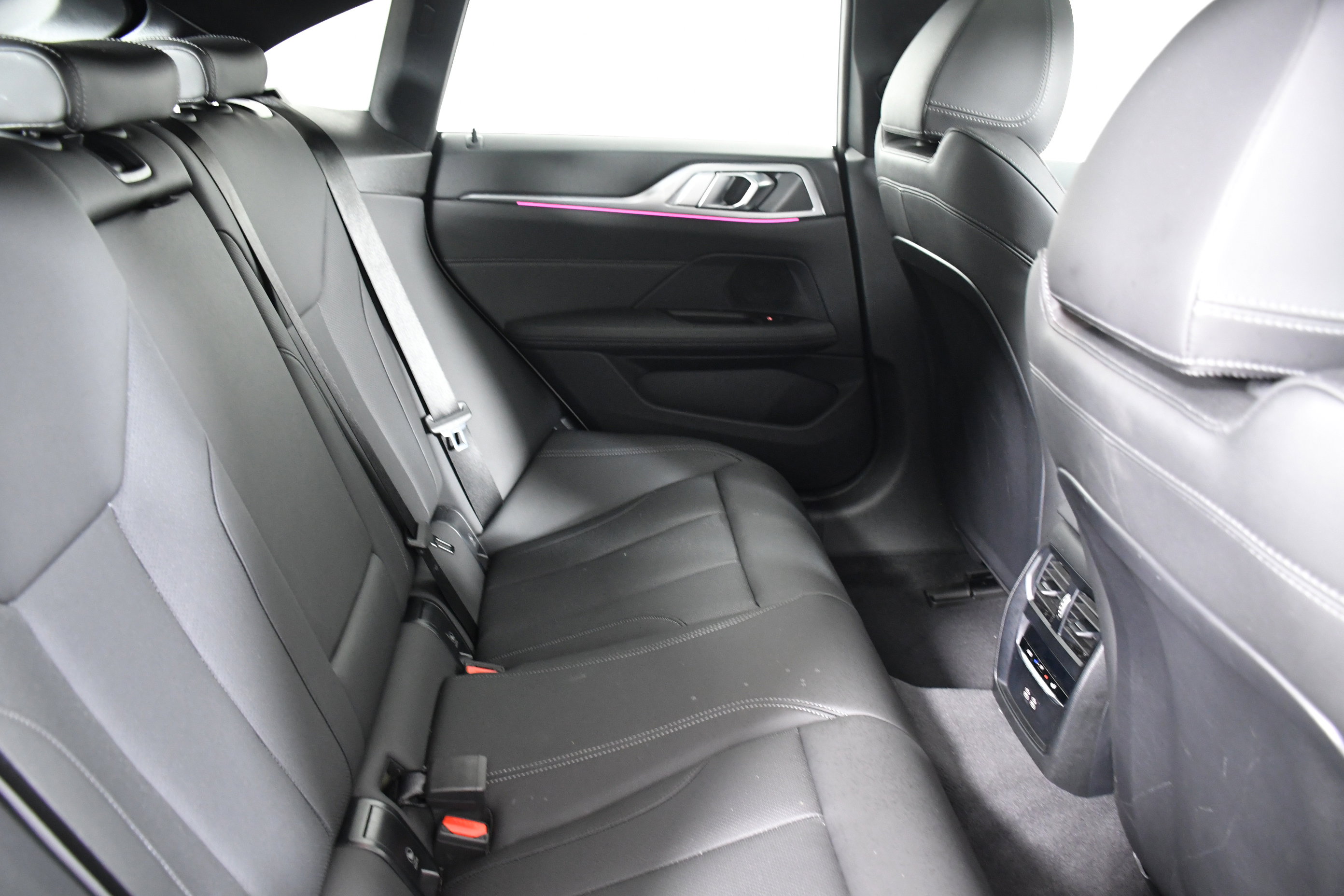 Used 2025 BMW i4 eDrive40 image 25