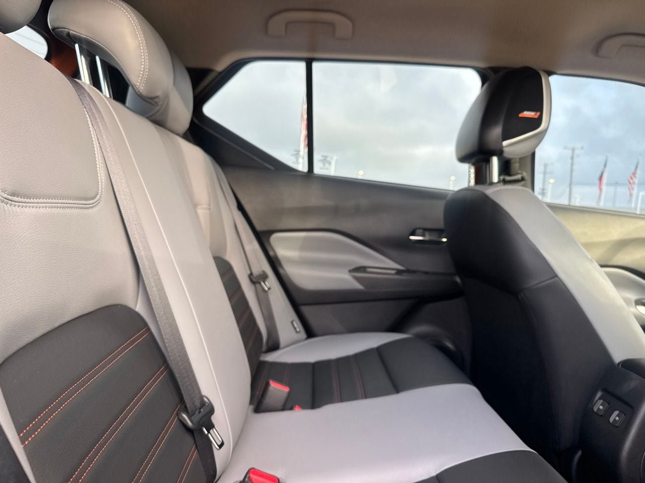 Used 2023 Nissan Kicks SR w/ SR Premium Package FWD image 28