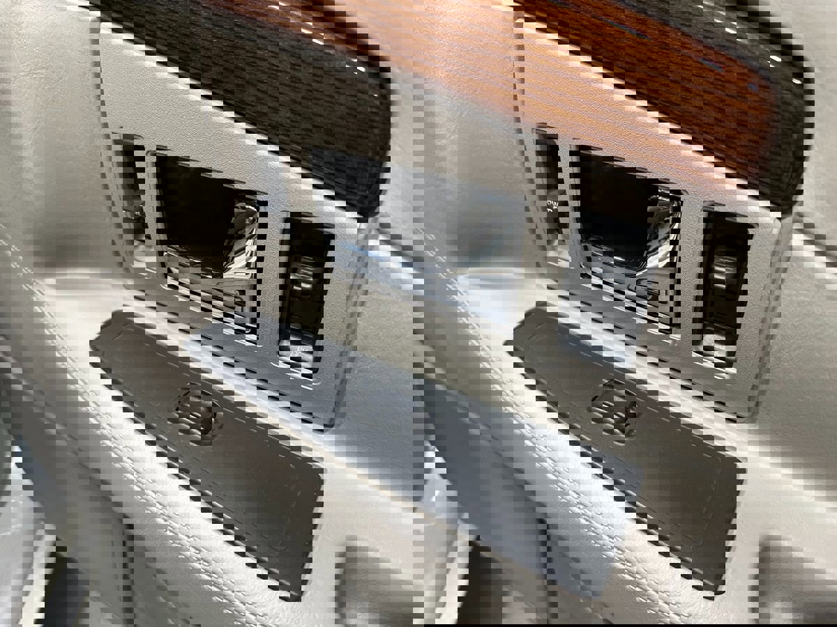 Used 2002 Cadillac Eldorado Touring w/ Preffered Equipment Group FWD image 9