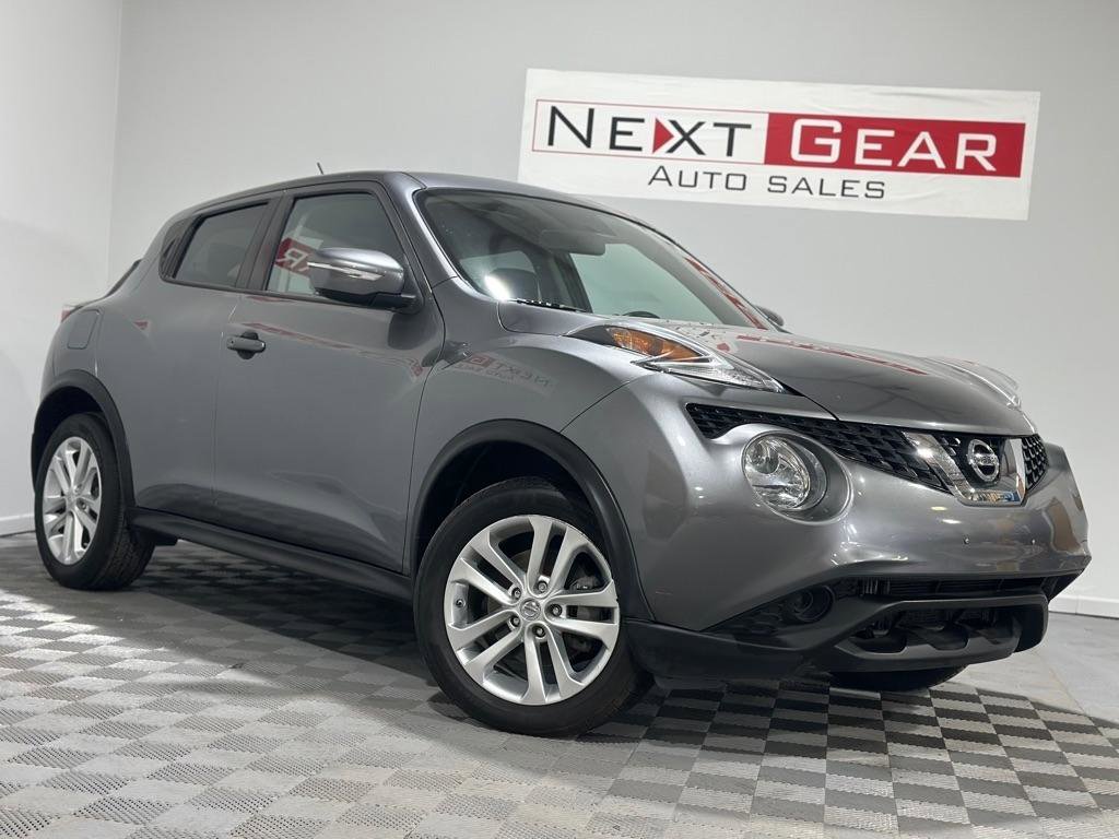 Used 2015 Nissan Juke SV image 1