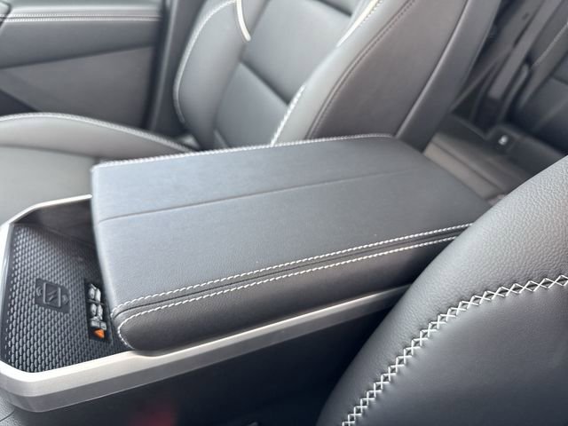 New 2026 GMC Terrain Denali w/ LPO, Black Badging Package image 21