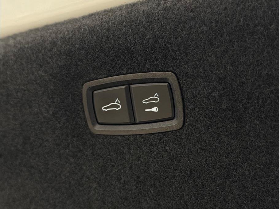 Used 2024 Porsche Taycan 4S AWD/4WD image 25