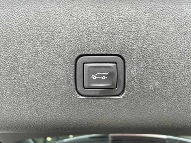 Used 2023 Chevrolet Traverse RS AWD/4WD image 33