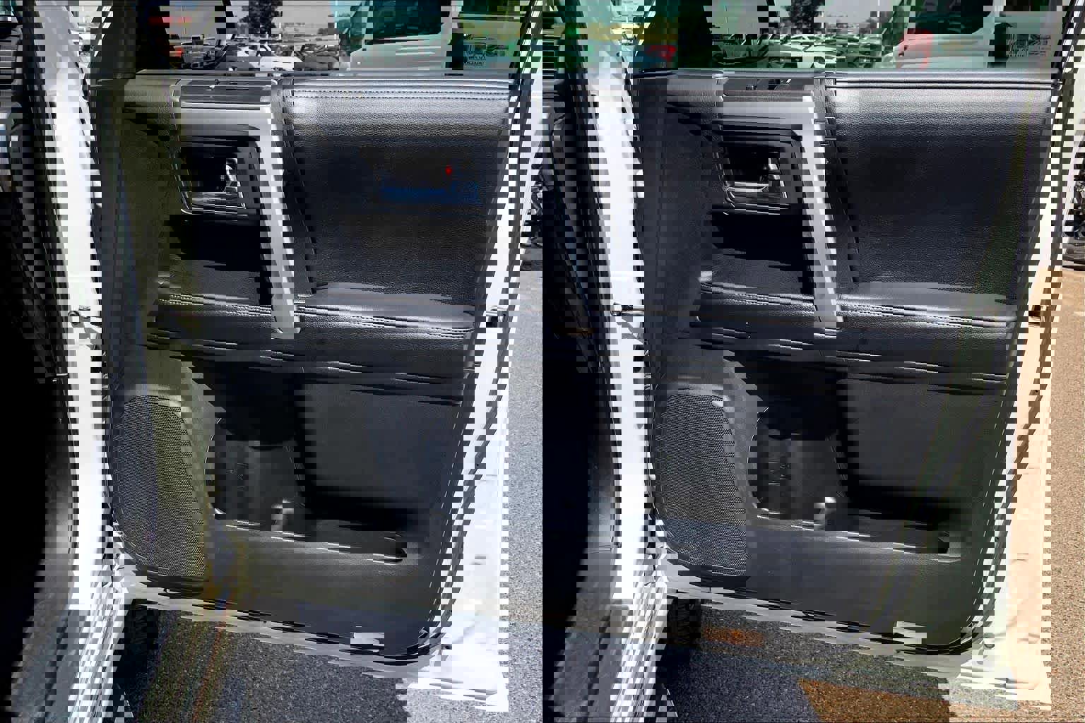 Used 2017 Toyota 4Runner Limited image 23