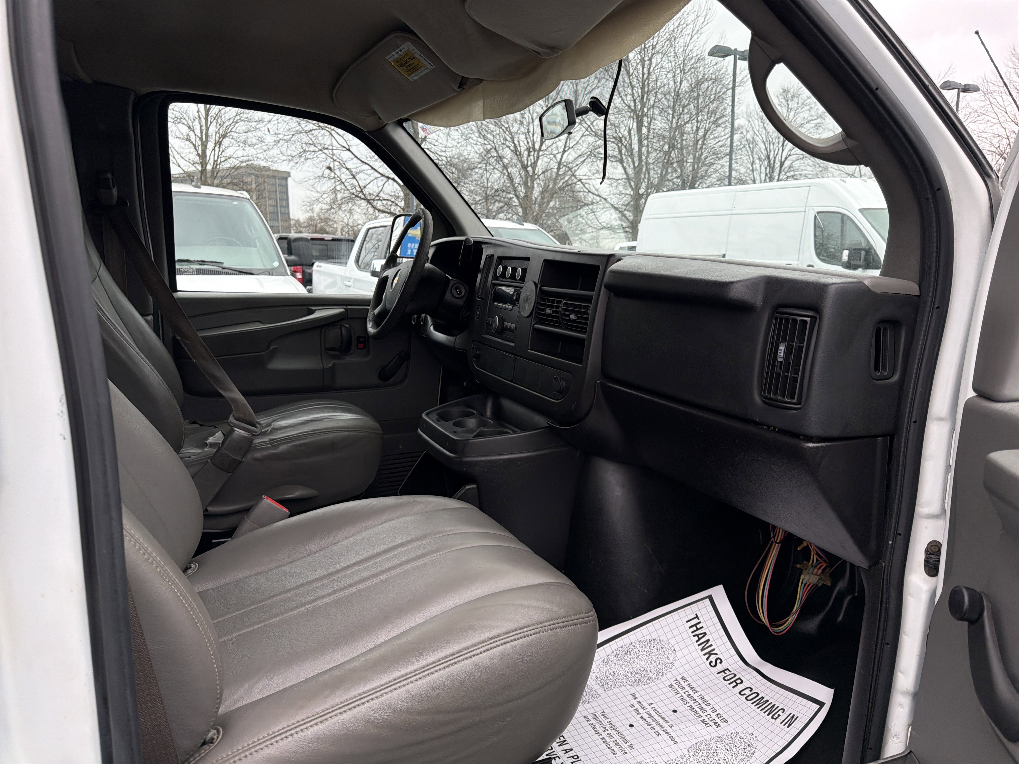 Used 2010 Chevrolet Express 2500 image 18