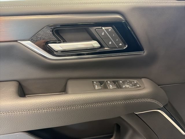 Used 2026 GMC Yukon XL Denali w/ Sun & Power Step Package AWD/4WD image 40